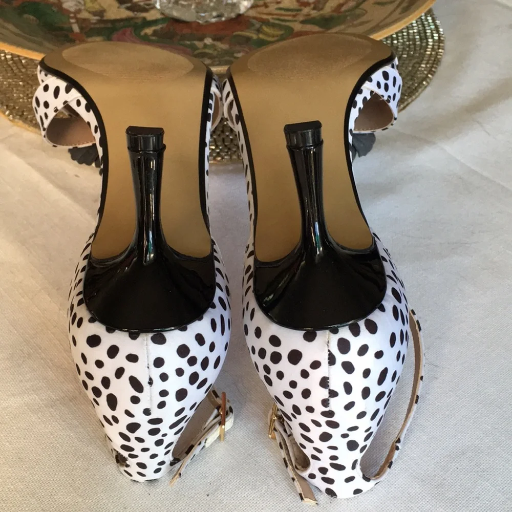 Betsy Johnson Ankle Strap ,B & W Satin, High Gloss Black Heel 2.5”, Size 9M - Picture 6 of 7